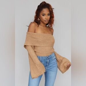 New! Edit the label Off-the-Shoulder brown Sweater medium